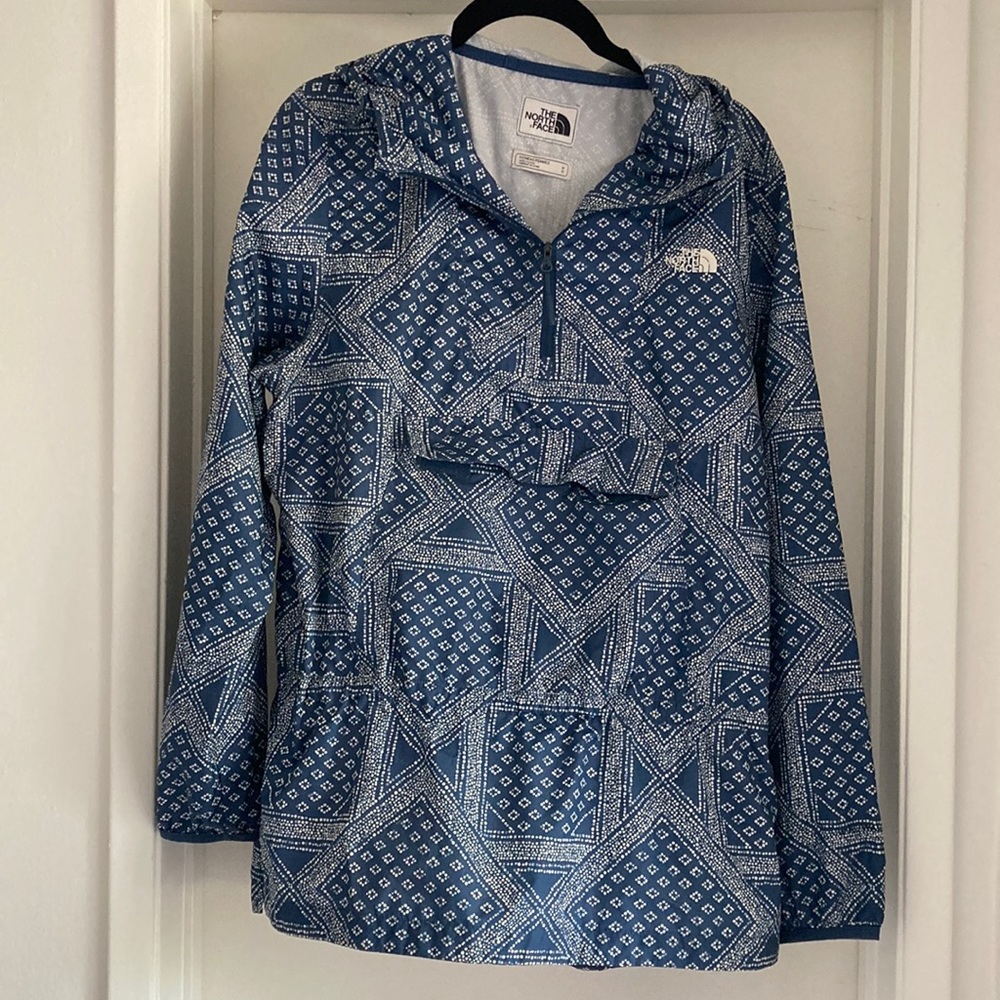 North Face women’s packable windbreaker